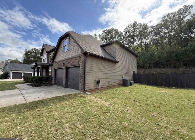 Building Photo - 310 Savannah Dr