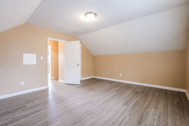 Building Photo - 11010 Highridge Ct