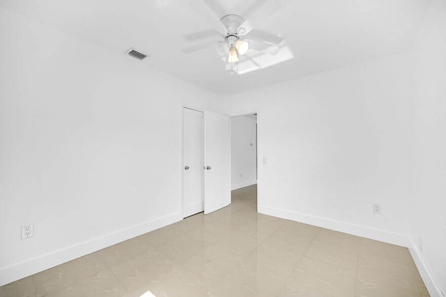 Building Photo - 567 NW 90th St