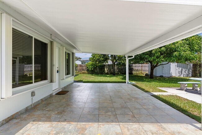 Building Photo - 360 Palmetto St