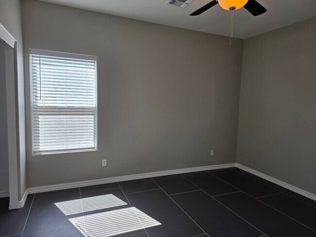 Building Photo - Beautiful new build-Never been lived in with pull through 3 car garage in Fort Mohave AZ