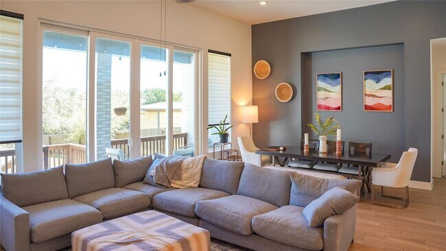 Building Photo - 629 Rocky Spot Dr