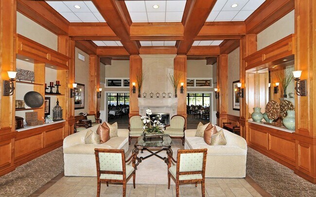 Building Photo - 2BR/2BA Lake View Condo in Heritage Oaks Golf & Country Club
