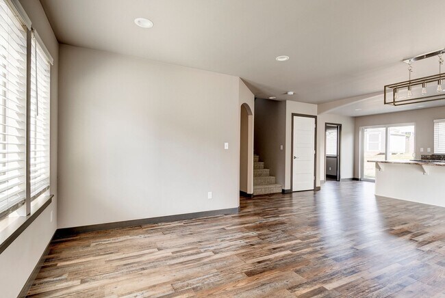 Building Photo - Stylish 3-Bedroom Home with Fenced Yard