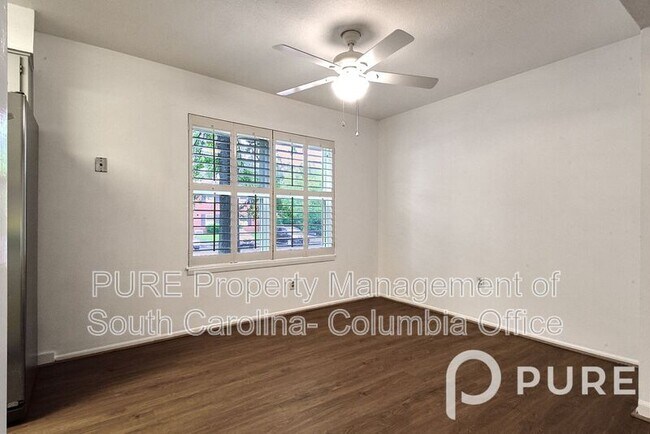 Building Photo - 601 Riverhill Cir