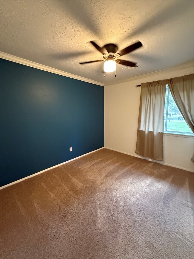 Building Photo - 15222 Flamingo Park