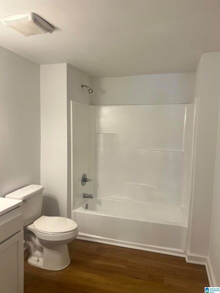 Building Photo - 309 Iota Ave S