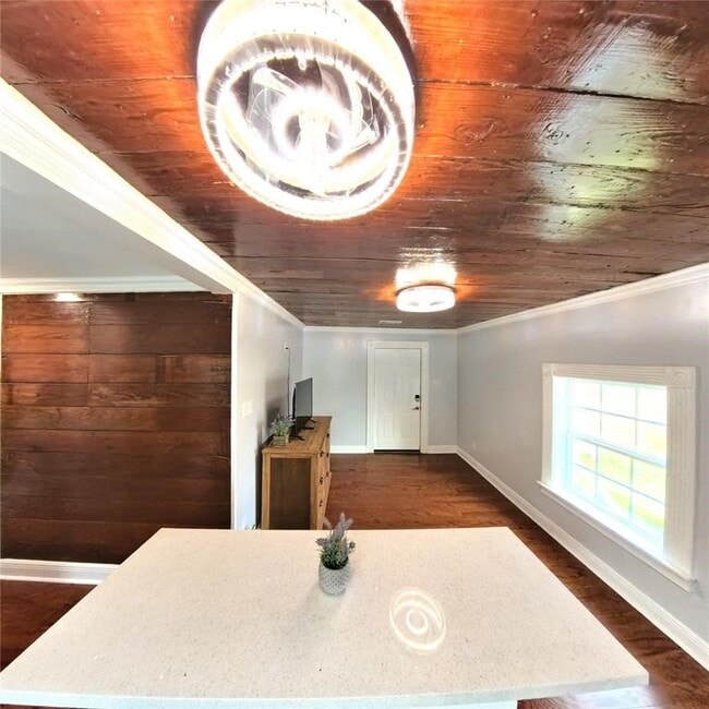 Building Photo - 6201 Heards Ln