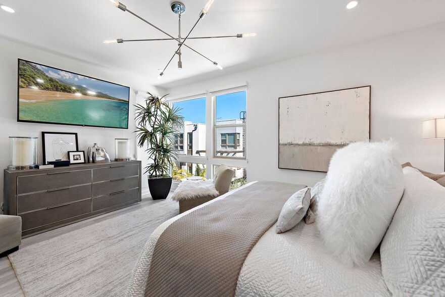 Building Photo - 213 Placemark