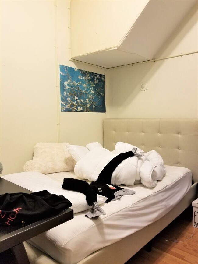 Building Photo - 2bed / 1bath close to Boston University