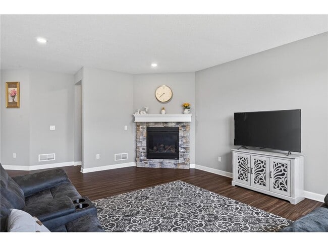 Building Photo - 1559 Edgebrook Ln