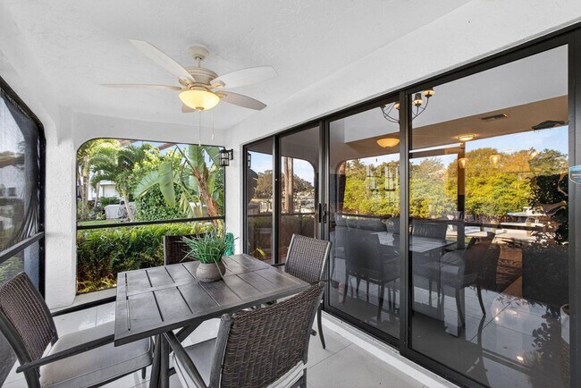 Building Photo - 2320 Treasure Isle Dr