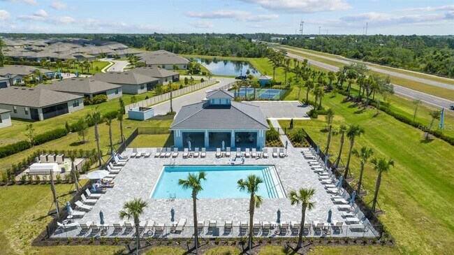 Building Photo - 1638 Saddlewood Cir