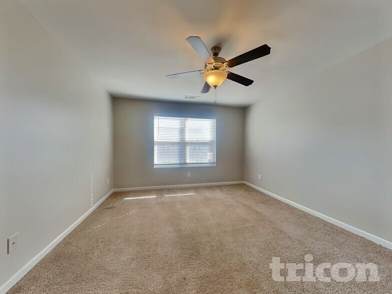 Building Photo - 11877 Fuller St