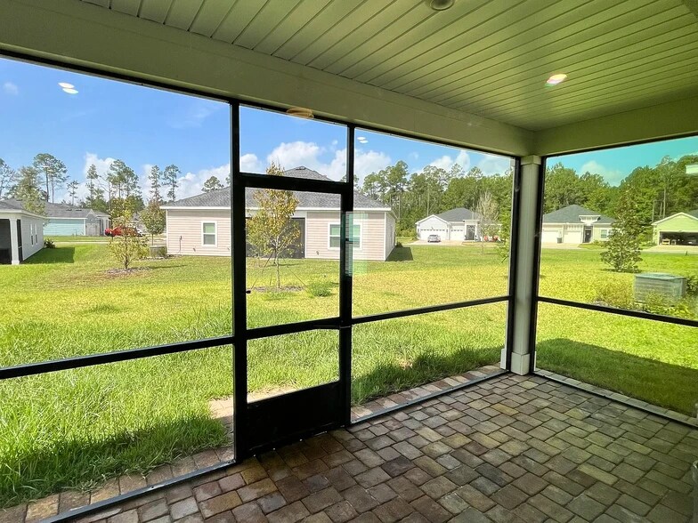Screened Porch - 15591 Whispering Fir Dr