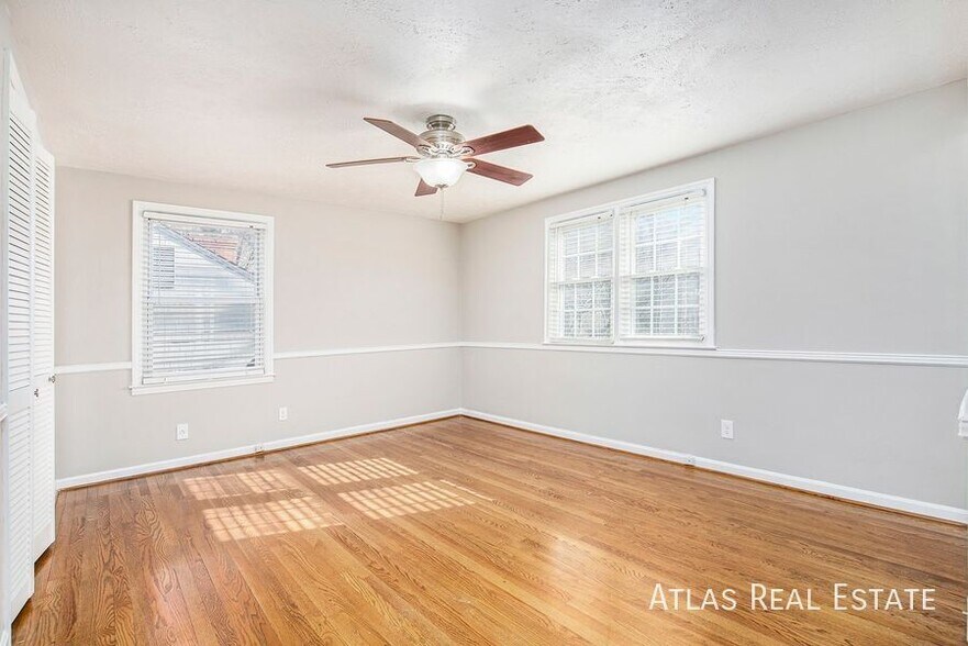 Building Photo - 4412 W 77th Pl