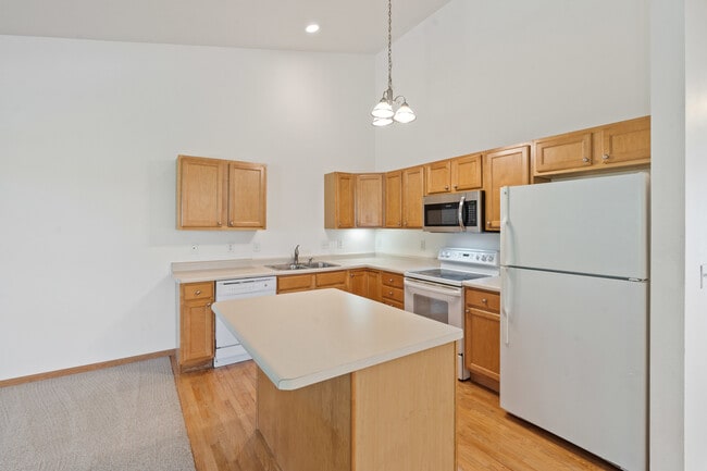 Building Photo - 21 Redtail Bend