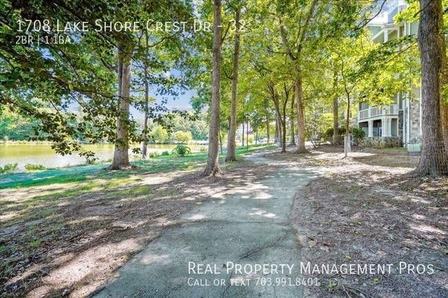 Building Photo - 1708 Lake Shore Crest Dr