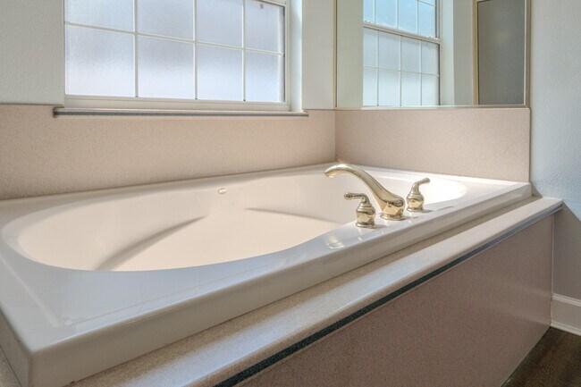 Building Photo - 33721 Spring Dr