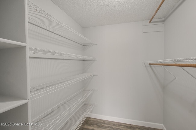 Building Photo - 5492 Wendy Lee Dr