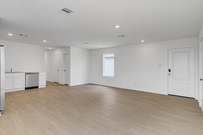Building Photo - 390 LUCIA Way