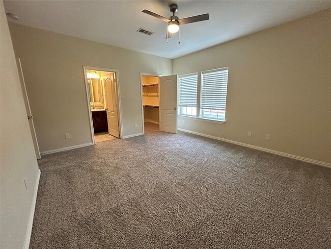 Building Photo - 204 Pearl Ln