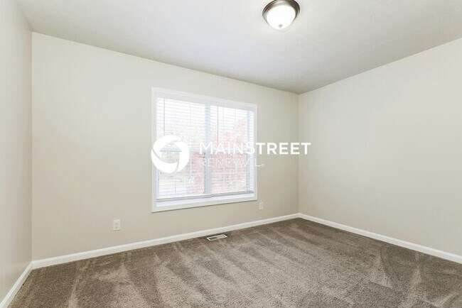 Building Photo - 4 Bedroom Pet-Friendly Home in JONESBORO, GA with Main Street Renewal