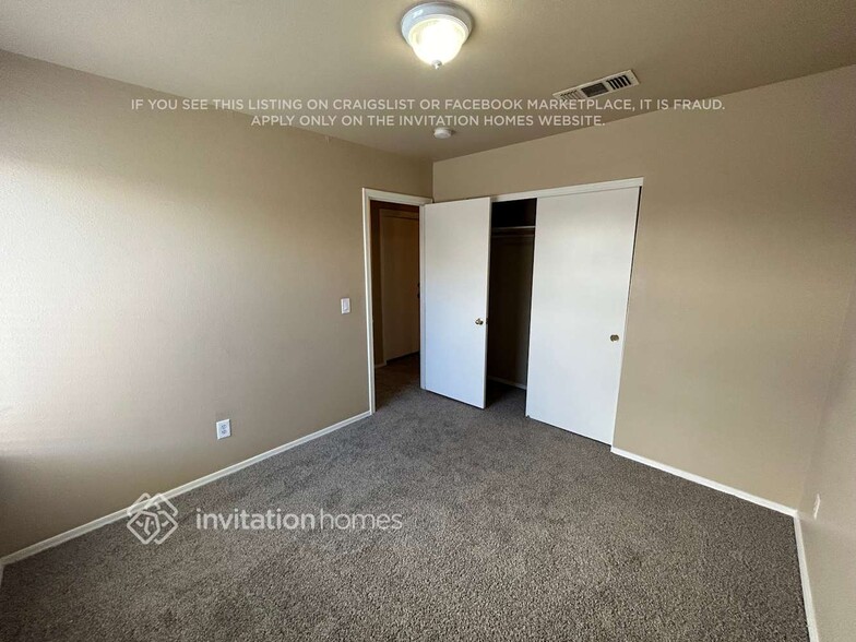 Building Photo - 16535 N 114th Dr