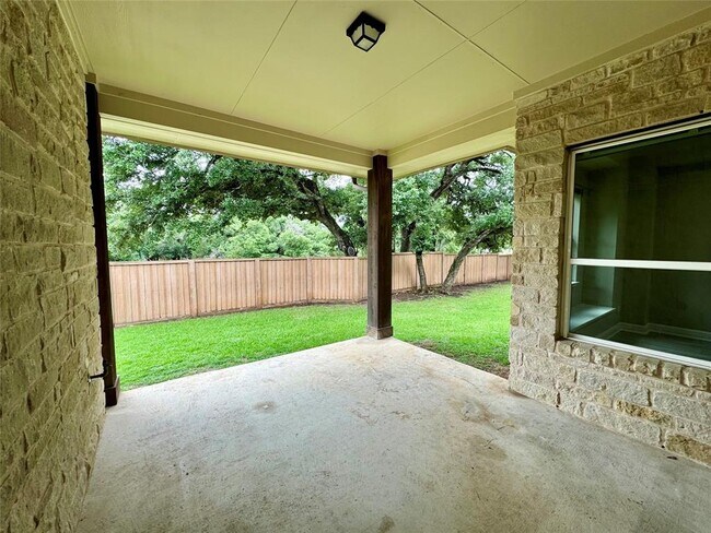Building Photo - 402 Parkwest Cove