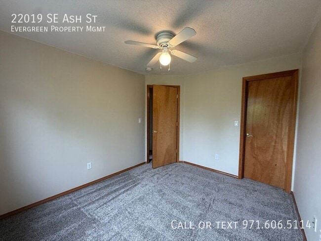 Building Photo - 22019 SE Ash St