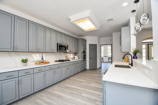 Building Photo - 20011 Polly Creek Way