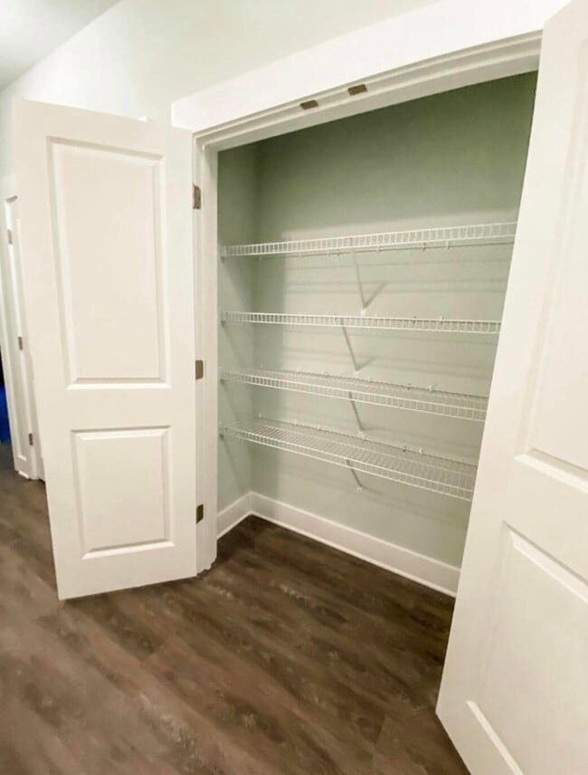 Building Photo - 312 N Sand Palm Rd