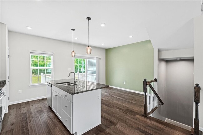Building Photo - 6310 Crittenden Ln