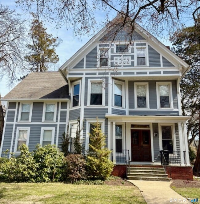 Building Photo - 611 Whitney Ave