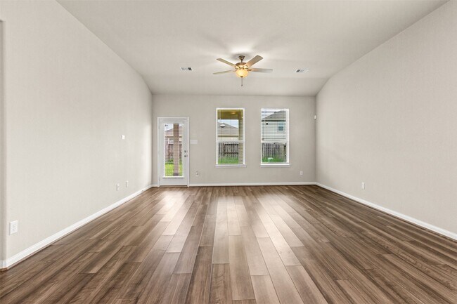 Building Photo - 7219 Melrose Ln