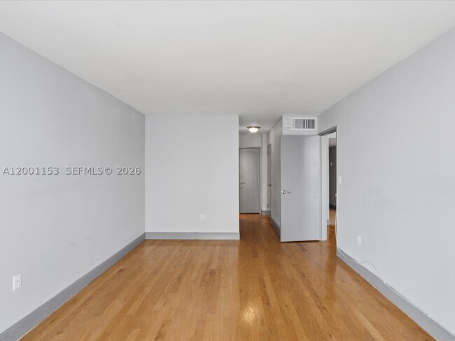 Building Photo - 1228 West Dr