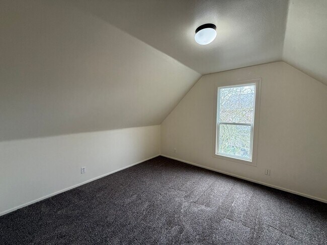 Building Photo - Updated Farm House