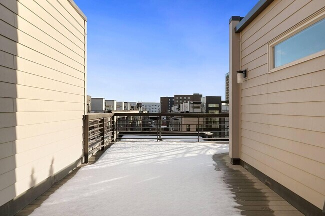 Building Photo - 1688 Quitman St