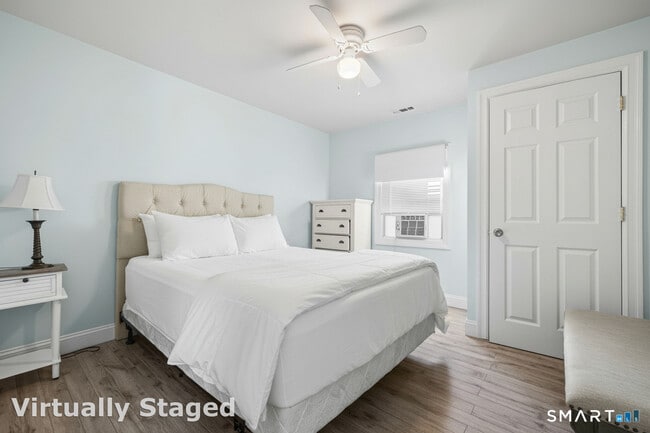 Building Photo - 108 College Pl