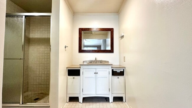 Building Photo - 2 BED/2 BATH/2 PRKG + Washer/Dryer INSIDE ...