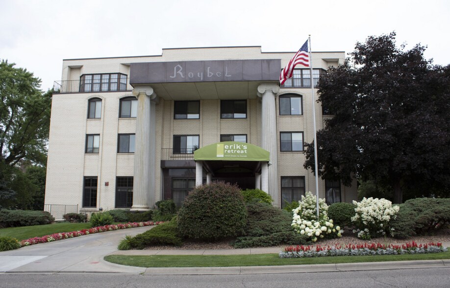 Building Photo - 3420 Heritage Dr