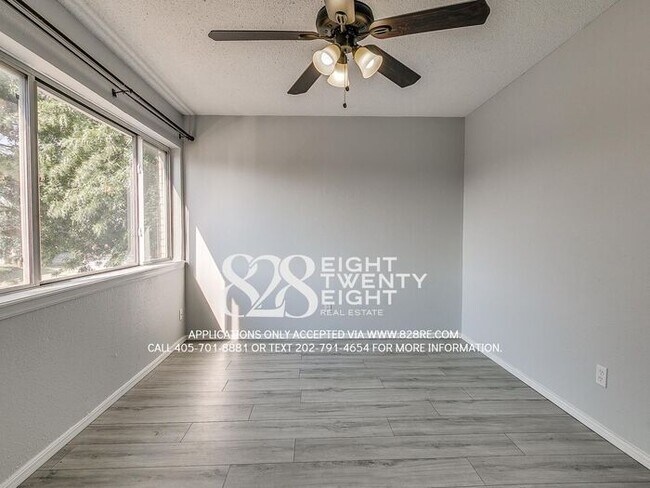 Building Photo - *AVAILABLE NOW!* Spacious 3 Bed/2.5 Bath Condo in East Norman!