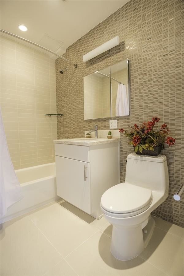 Building Photo - 809 Ninth Avenue