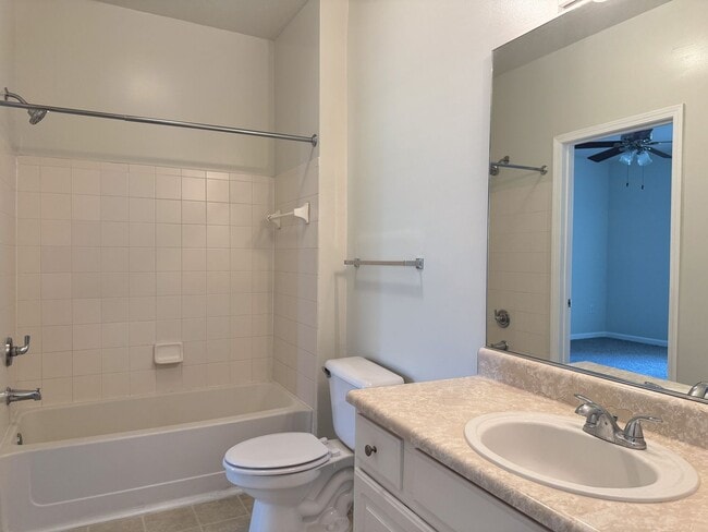 Building Photo - LOWEST PRICE!! 2/2 at The Villas Condominiums AVAILALBE NOW!