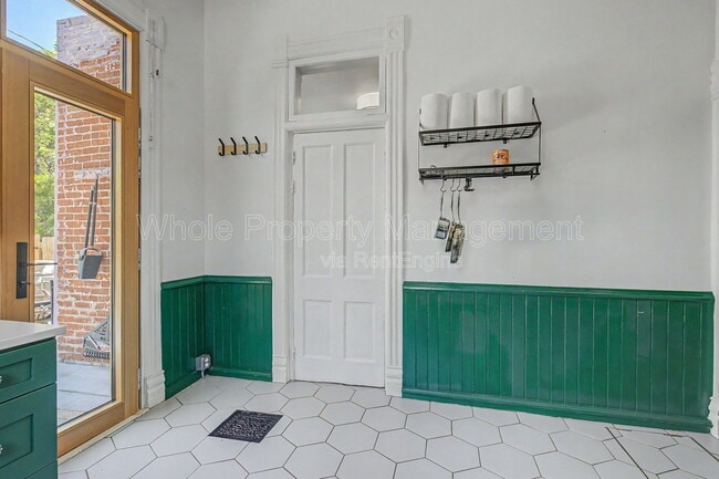 Building Photo - 2923 W 27th Ave