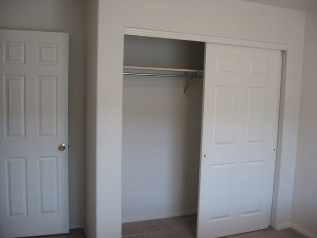 Building Photo - 3 Bed 2 Bathroom Home in Cedar City