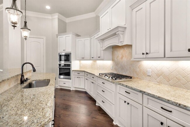 Building Photo - 17339 Camillia Trails