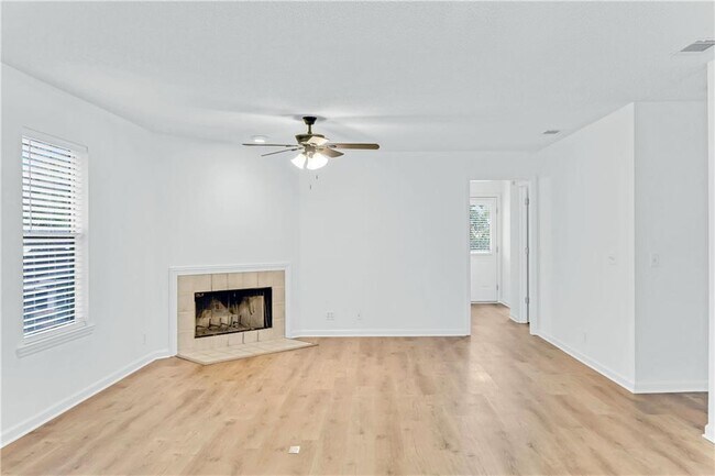 Building Photo - 509 Cedar St