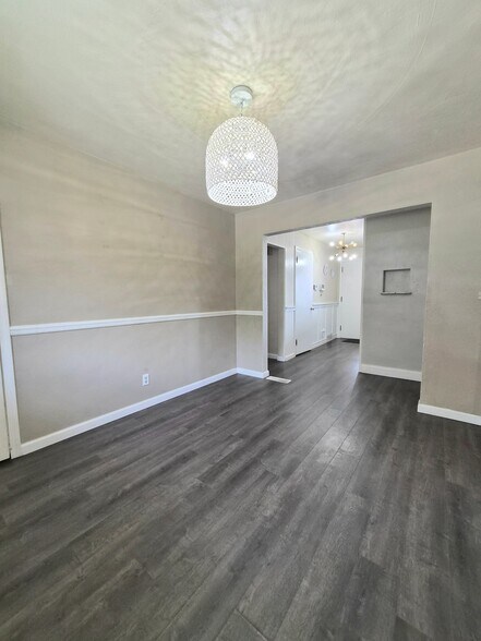 Building Photo - 316 Sheppard Ave