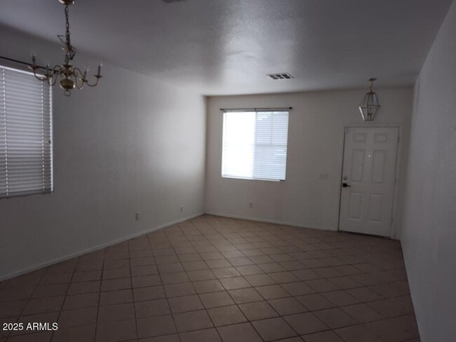 Building Photo - 10378 W Monte Vista Rd